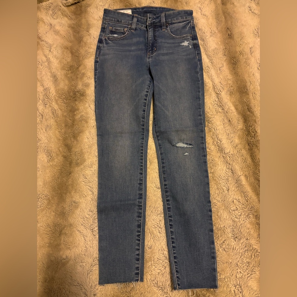 Gap Women’s Universal Jegging - size 2SHORT